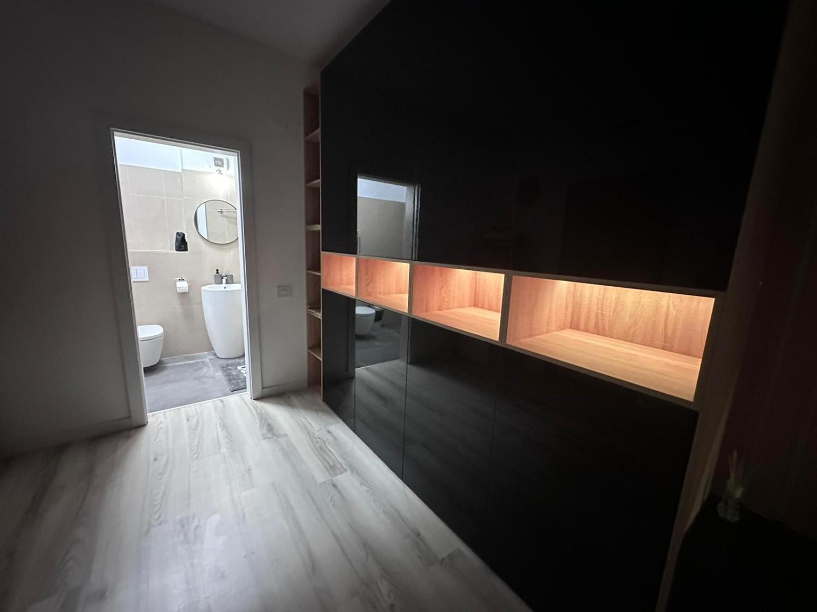 Luxury 1 Bedroom Apartment Bucharest Exterior photo